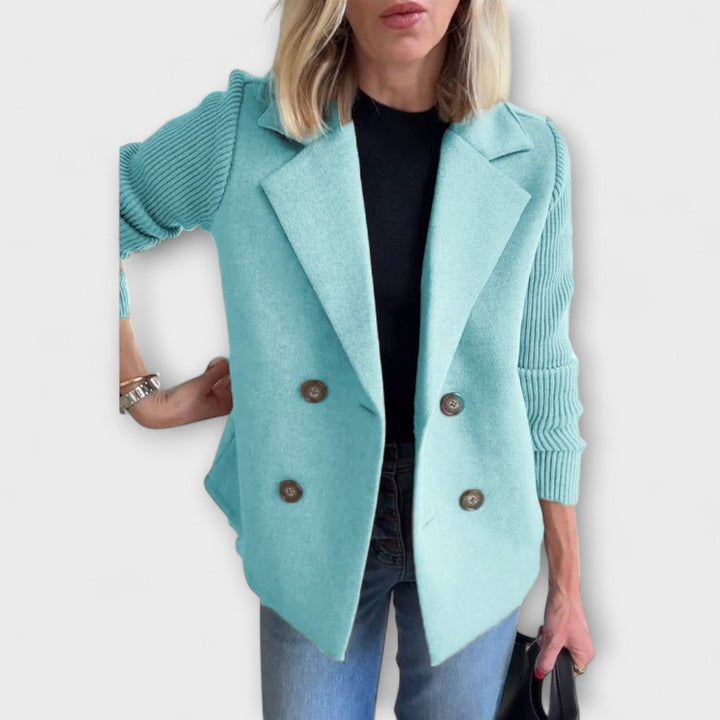 Amora | Blazer Elegante con Mangas de Tejido