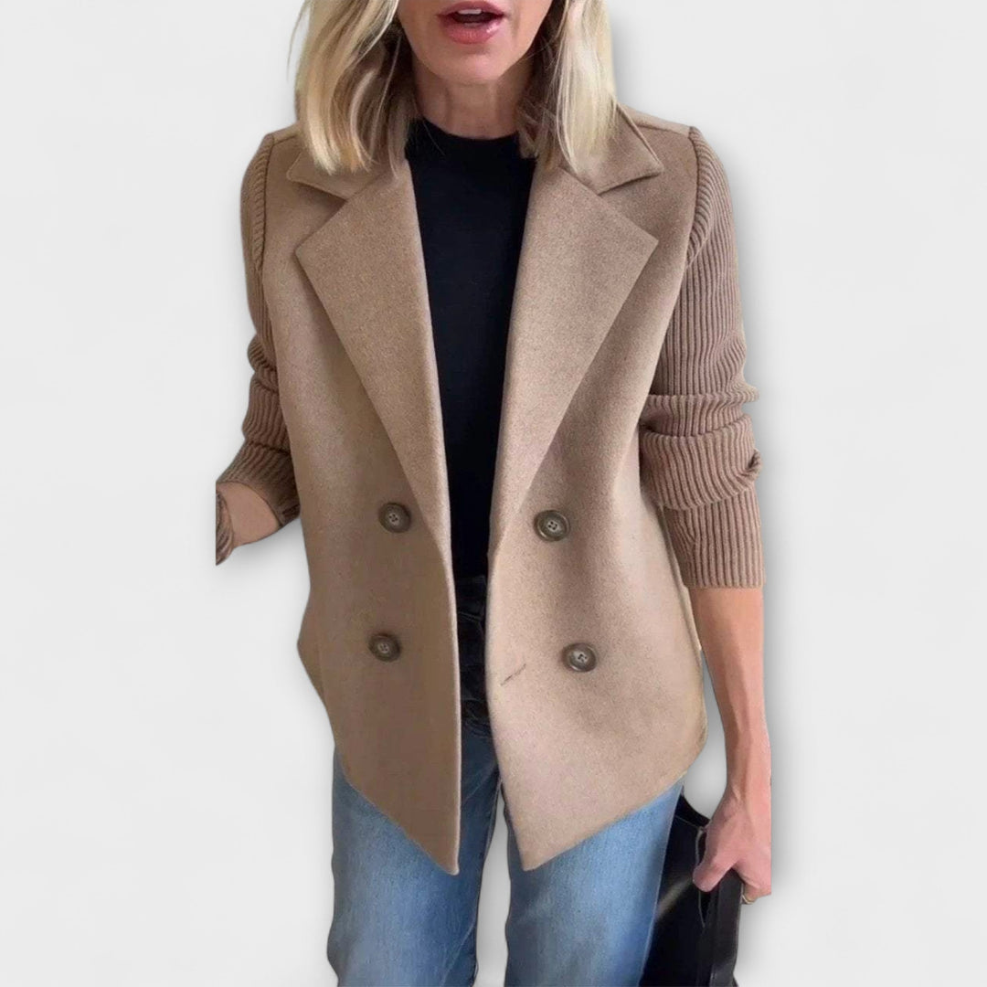 Amora | Blazer Elegante con Mangas de Tejido