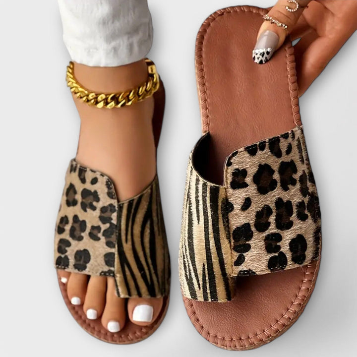 Sandalias bicolores con estampado de Leopardo elegantes