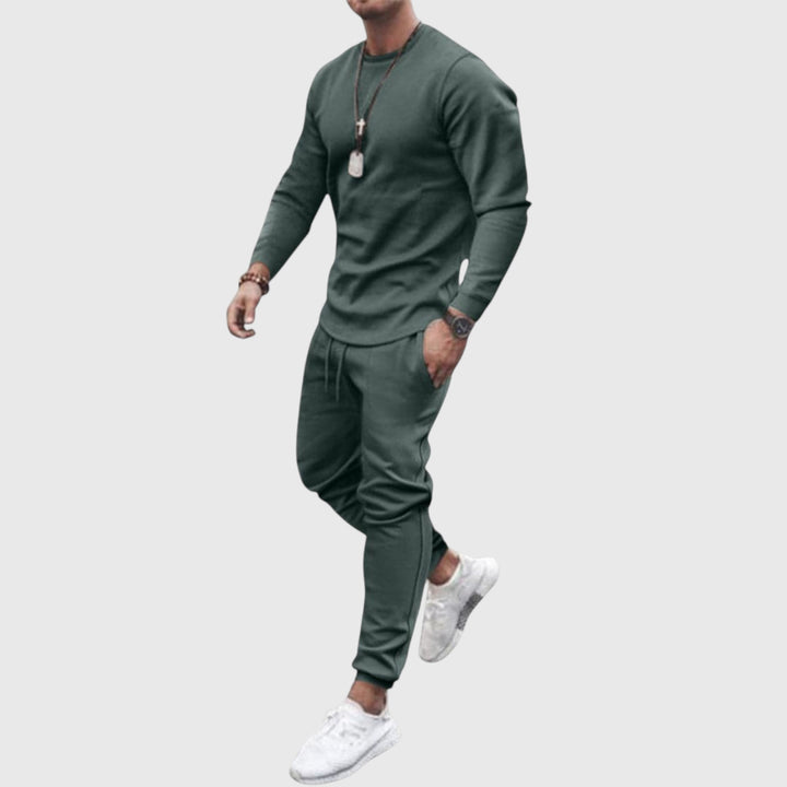 Conjunto Nico deportivo con suéter y pantalón