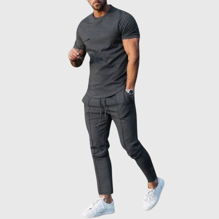 Conjunto deportivo Javier con camiseta y pantalón elástico